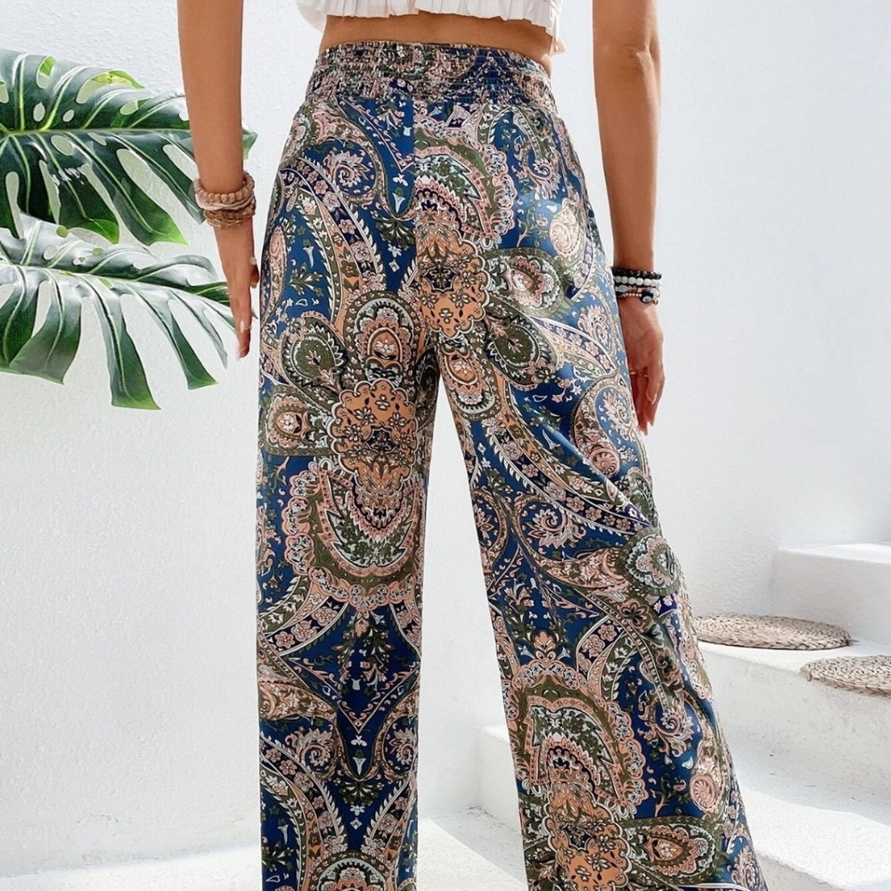 Eye-Catching Printed Wide-Leg Pants - Picture 5 of 13